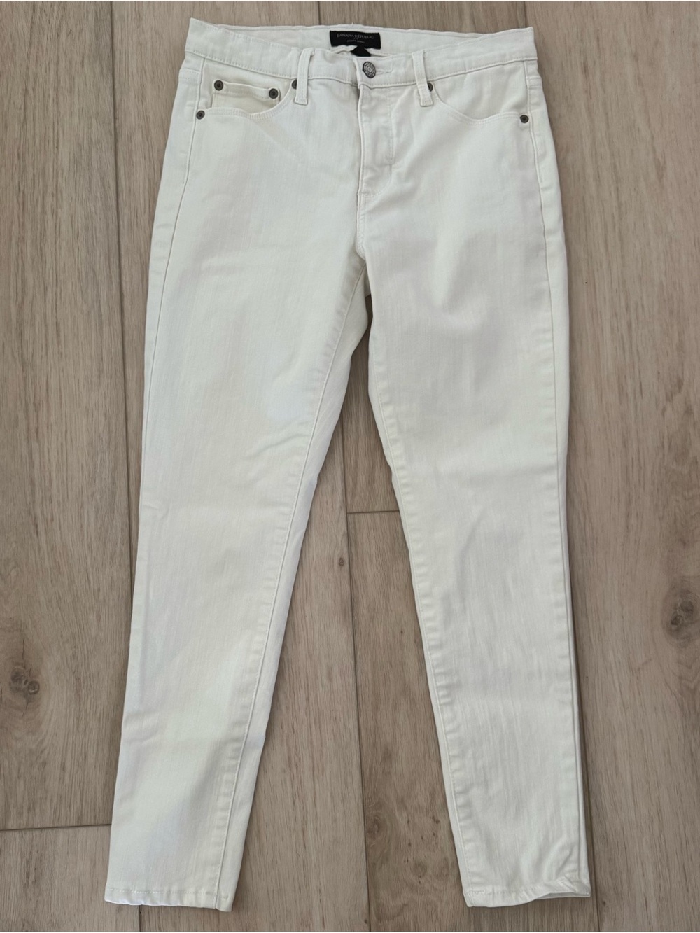 Banana Republic women’s sculpt skinny jeans white denim size 28 / 6 petite